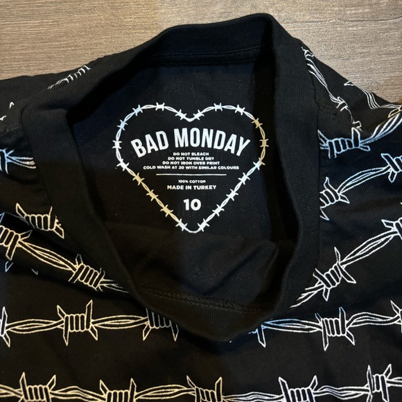 Bad Monday Barb Wired long sleeve dress - Picture 5 of 5